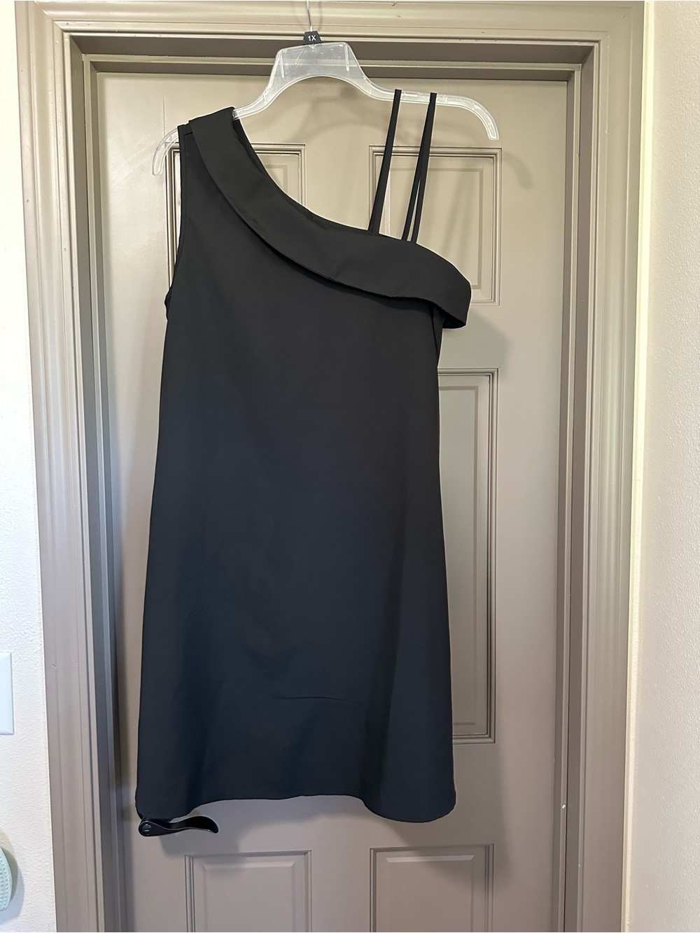 SHEIN Black One-Shoulder Mini Dress with Dual Straps with pockets XL